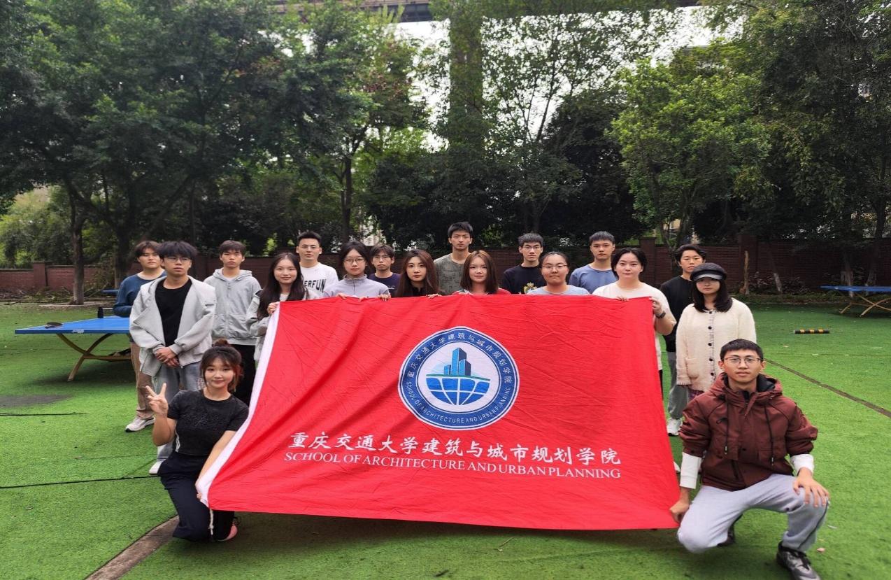 一群人在草地上AI 生成的内容可能不正确。